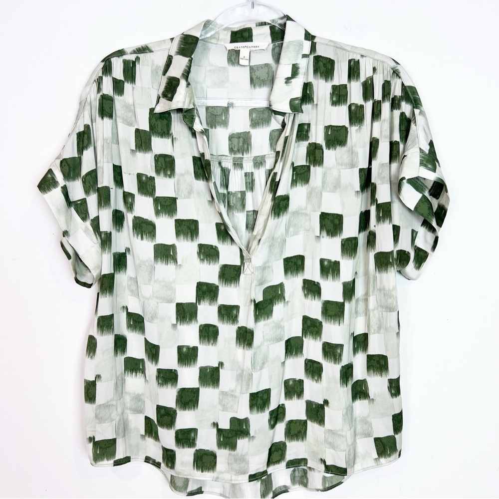 GRADE & GATHER GREEN PRINT CAP SLEEVE SPLIT NECKLINE BLOUSE WOMENS SZ SMALL